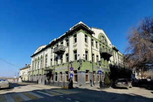 Директор стройфирмы незаконно нажился на возведении спорткомплекса в Астраханской области