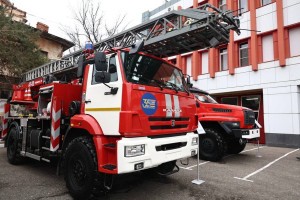 Игорь Бабушкин передал новую спецтехнику ГУ МЧС