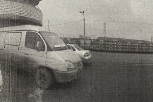 В Астрахани мужчина заплатит штраф за наклейку на кузове машины