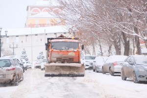 С улиц Астрахани за сутки вывезли почти 200 кубометров снега