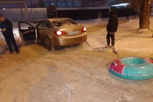 Астраханцев оштрафовали за езду на тюбингах