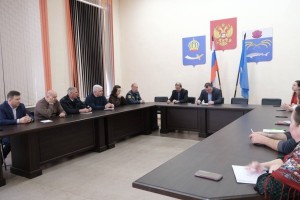 В Астраханской области затонувший баркас отрезал село от «большой земли»