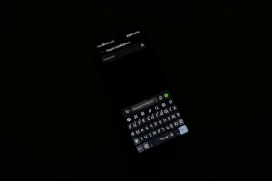 Две астраханки повелись на популярную схему мошенничества и остались без денег