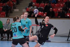 «Астраханочка» обыграла гандбольную команду из Майкопа