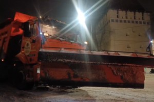 Стало известно, сколько машин очищали Астрахань от снега