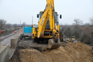В Астраханской области ремонтируют мост, которому более пятидесяти лет