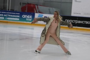 Знаменитая фигуристка показала мастер-класс астраханским спортсменкам