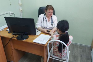 Минздрав РФ ввел требования к внешнему виду врачей в детских поликлиниках