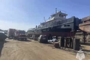 В Астрахани тушили пожар на теплоходе