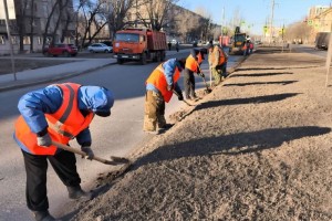 В Астрахани в выходные дни с улиц убрали десятки тонн мусора