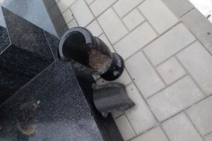 Астраханские вандалы добрались до памятного мемориала