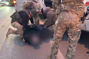 В Астрахани двух сотрудников полиции задержали за фальсификацию наркопреступления