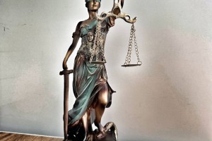 В Астраханской области экс-сотрудника полиции отправили в колонию