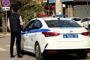 В Астраханской области пьяный водитель совершил ДТП и ударил инспектора ДПС