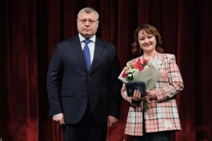 Игорь Бабушкин наградил работников культуры