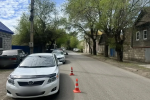 В Астрахани под колесами иномарки пострадал ребенок