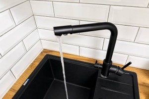 Многим астраханцам подачу горячей воды отложили до 25 апреля