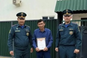 В Астраханской области мужчина спас соседку из горящего дома