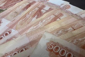 Астраханцев предупреждают об изменении графика выплаты пособий и пенсий в мае