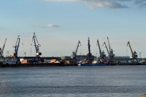 Астраханские порты увеличили перевалку грузов на 42%