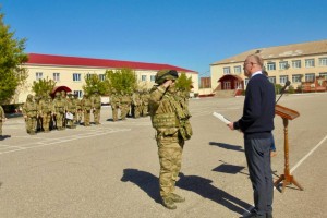 Министр региональной безопасности поздравил военнослужащих Росгвардии в Астрахани с 59-летием части