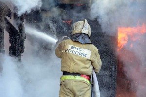 В Астрахани сгорели четыре гаража