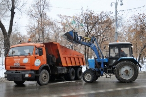 В Астрахани коммунальную технику готовят к зиме