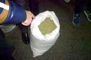 Полицейские изъяли у жителя Астраханской области около 3 килограммов наркотиков
