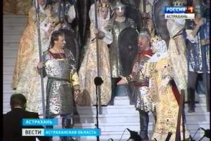 В Астрахани с большим успехом прошел спектакль под открытым небом «Борис Годунов»