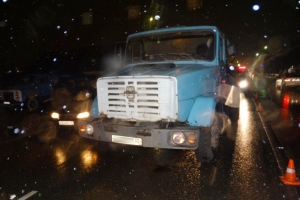В Астрахани в результате наезда грузового автомобиля погиб пешеход