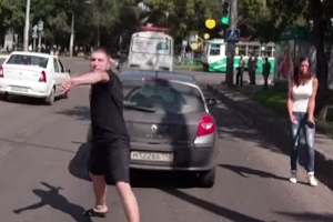 Дебоширов на российских дорогах предлагают лишать прав
