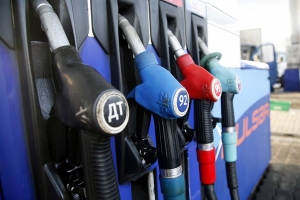 В Астрахани прошли пикеты против роста цен на бензин