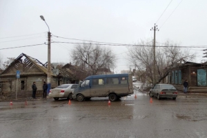 В Астрахани в результате ДТП пострадал 11-летний пассажир маршрутного такси