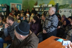 Главный врач Володарской больницы встретился с жителями села Зеленга