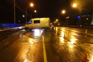 В Астрахани в результате наезда на препятствие пострадал нетрезвый водитель автомобиля
