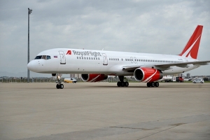 Пассажирский самолет, летевший из Гоа в Москву, аварийно сел в Астрахани