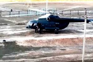 В Астрахани для транспортировки больного приземлился вертолет