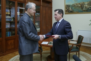 Губернатор наградил депутата Олега Шеина медалью «За заслуги перед Астраханской областью»