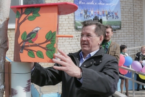 В селе Красный Яр Астраханской области в  новых скворечниках поселились пернатые новосёлы