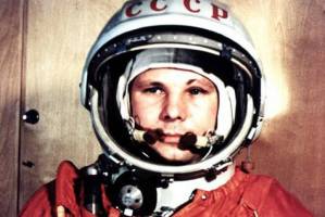 Астраханка Румия Нурсканова встретила первого космонавта на картофельном поле