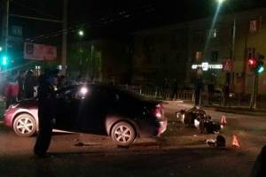 Появилось видео аварии, в котором сбивают мотоциклиста в Астрахани