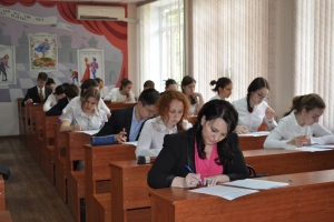 Астраханские школьники написали городской диктант
