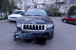 В Астрахани разыскали автодебошира на дорогом внедорожнике
