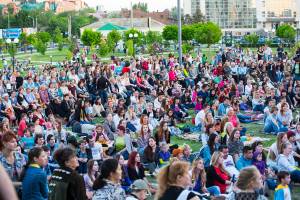 В Астрахани открывается фестиваль &#171;Музыка на траве&#187;