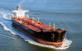 Экипаж российского танкера, загоревшегося в Каспийском море, сегодня доставлен в Астрахань