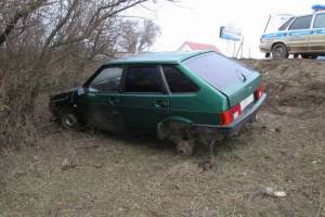 В Астраханской области два брата пытались разобрать чужой автомобиль