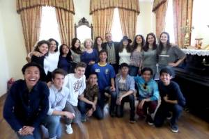 Иностранные школьники познакомились в Астрахани с русскими традициями