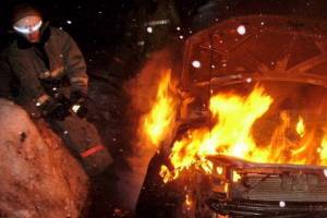 В Астраханской области за сутки сгорело 3 автомобиля и баня