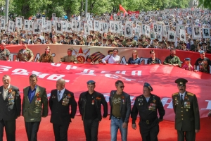 В Астрахани в строй «Бессмертного полка» встали свыше пятнадцати тысяч человек
