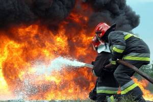 Содержание вредных веществ в воздухе после пожара на заводе в Астрахани не превышено